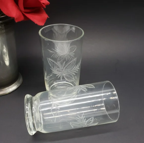 2 Vintage Etched Leaf & Flower Crystal Drinking Glasses - Picture 4 of 16